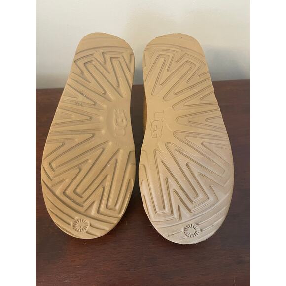 UGG Women’s Boot Brown Suede Low Top Size 5 - Picture 7 of 9